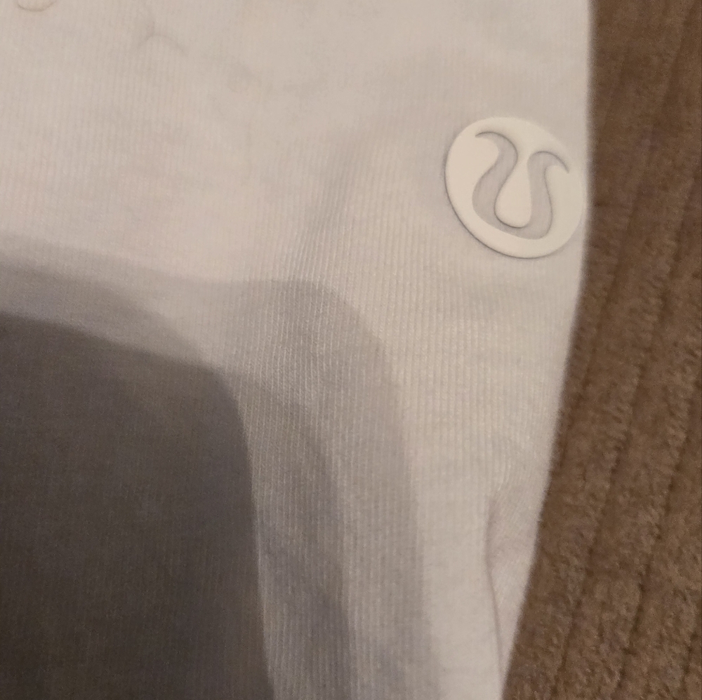 Lululemon - Picture 9 of 9